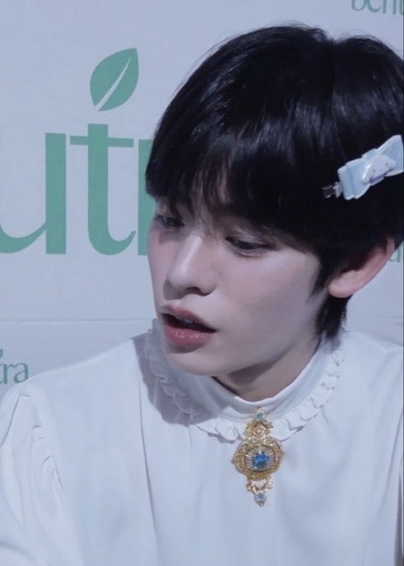 withpip's tweet photo. he's been looking extra pretty lately https://t.co/6585nx4jGy
