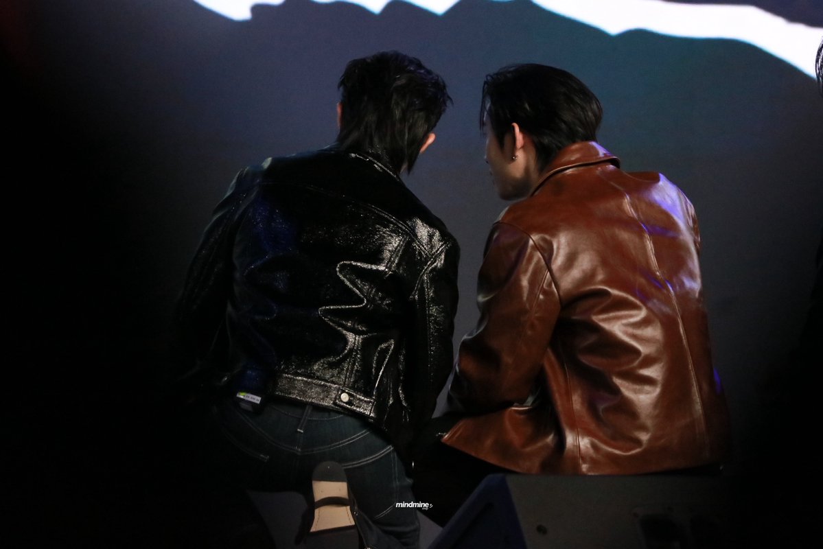 _onmindmine's tweet photo. ขอให้ซีรีส์เรื่องนี้ทำให้วิลเลี่ยมเอสถูกค้นพบอีกเยอะๆ ดังๆปังๆ สมกับความพยายามที่ตั้งใจมาตลอดเลยนะ ไปด้วยกันต่อน้า 🫳🏻💙✨ 

 MANIAC OPENING NITE

#YouManiacSeriesEP1
#Williamjkp #est_rvp 
@Williamjkp1 @EstRvp https://t.co/NVn2hdI4Lg