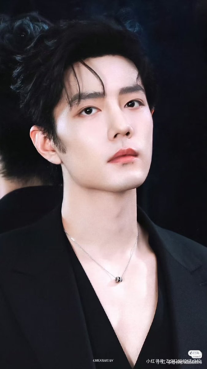 yt132576's tweet photo. @lloveranting Xiao Zhan has so many gorgeous looks, and videos do him even more justice than photos. The fact that Jin's fans are trying to convince everyone that Jin is better-looking is like expecting people to agree that silver is worth more than gold — it's just not going to happen. https://t.co/oHeUbpe1yB