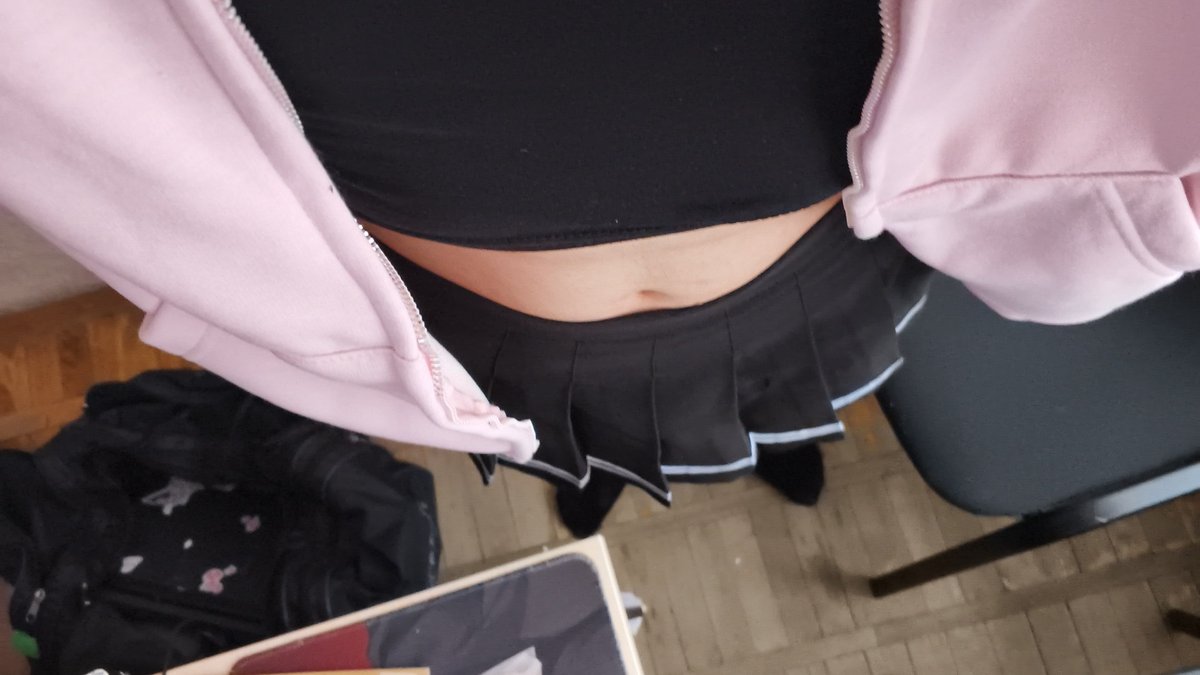 nyaxxidev's tweet photo. At the work 💼
#Femboy #AtTheWork #OfficeFit #WorkMode #ThighHighs #Stockings #OfficeVibes #CuteAtWork #KawaiiOffice #WorkFitCheck #BlackAndWhite #ThighGap https://t.co/isIskoKETy