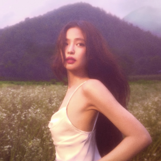 kchartsmaster's tweet photo. “HEAVEN” by JENNIE debuts at #150 on the Global Spotify Chart (1,319,011 streams). https://t.co/Ke4viuDmDz