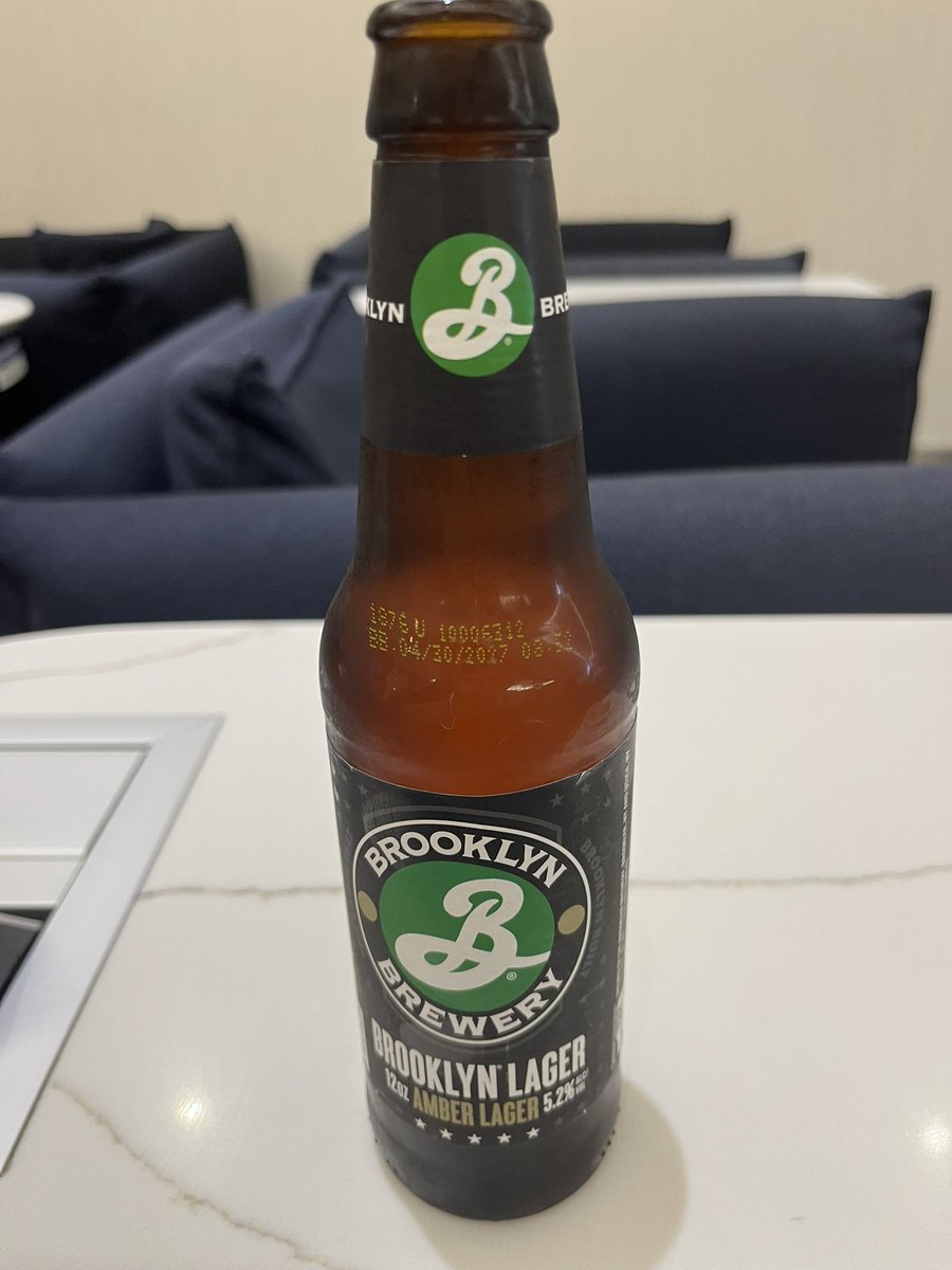 Saitohy21's tweet photo. ブルックリンラガー
初めて飲んだけど普通w
Brooklyn Lager 
It’s my first time having this. It’s pretty good! lol https://t.co/Jj4HsvKi0c