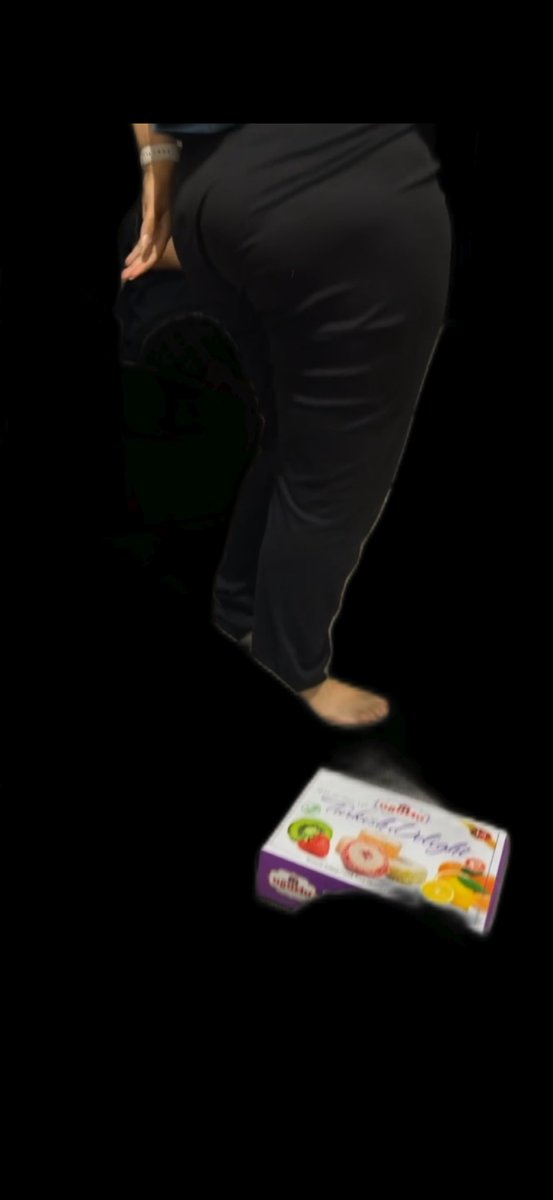 urfambbc1's tweet photo. سترت على كل شي ببيتك الا اهم شي واللي هو شرف مديثتك وعرضها ولحمها🍑
واتوقع السبب واضح من قمطتها وكبر مضرطها اللي ما يستره شي🤏 https://t.co/t8R8GEWnnS
