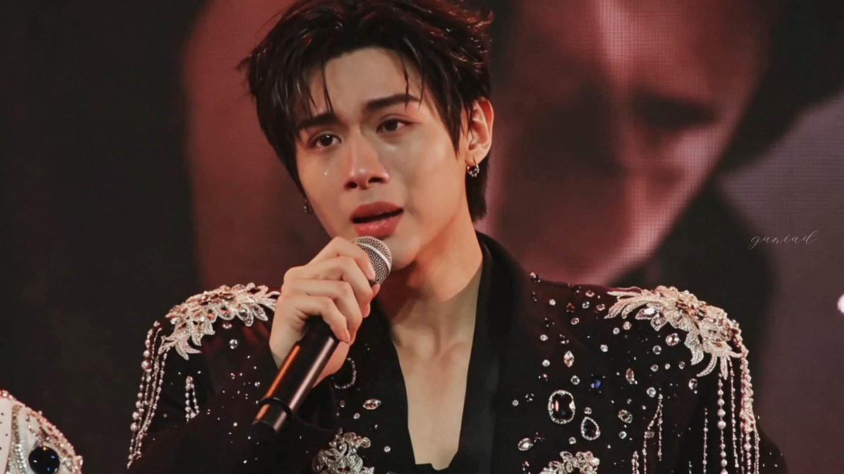PatkunahP's tweet photo. เข้าใจลูก ๆ ทุกสิ่ง (ททมล)
สาเหตุของน้ำตาที่พรั่งพรู
ขนาดมัมยังรัองเหมืยนหมาเลย
ชาว Vitomin รักลูก ๆ มากนะ 
และมัมก็รักลูก ๆ มากเช่นกัน
.
#paybackfanmeetinginbkk
#Vitomin https://t.co/QYFSwWUGCG