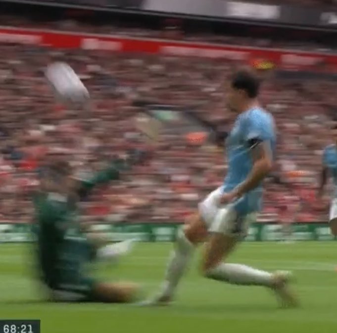 ChinoUTD's tweet photo. 🚨 Roy Keane on Nottingham Forest’s penalty against Liverpool:

🗣️ Keane: “That’s never a penalty for me. The first thing I’m looking at is when the contact actually happens. Williams has already taken the shot. The ball is gone. Then there’s slight contact with Alisson afterwards.

So what exactly has Alisson stopped him from doing? He’s already done what he wanted to do. He got his shot away.

If Alisson takes him out before he can shoot, completely different conversation. But you can’t have a player complete the chance, miss it, then give him another chance from the penalty spot because there’s a bit of contact afterwards.

And it’s not some reckless challenge where Alisson has gone through him either. We’re talking about slight contact after the ball has already left his foot.

I actually think Iraola’s answer afterwards tells you something. He says, ‘I’ll leave it to you to decide if it was a penalty or not.’ Of course he will. His team got the penalty.

Forest will take it, absolutely. But for me Liverpool have every right to be furious. Williams had his chance. You don’t give him another one because of what happened after the shot.”