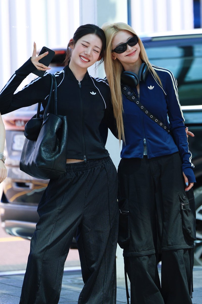 Miaooooos_Ruka's tweet photo. 260829 ICN
🦥🐼

#RUKA #루카 #ルカ #河井瑠花 
#BABYMONSTER #베이비몬스터 #ベビモン 
#rora https://t.co/VFJizpwI52