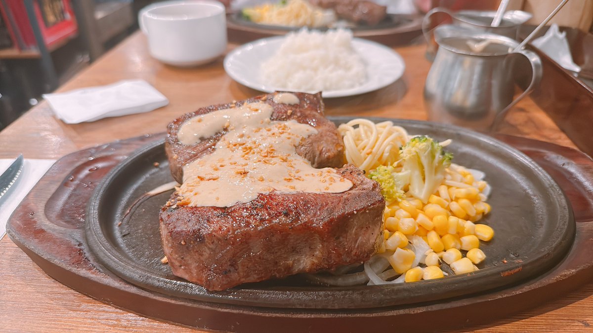 tolty1224's tweet photo. 29の日デートでした
ステーキ🥩( •̀ω•́ )و✧ｳﾏｲ https://t.co/PjcC2bPKqH