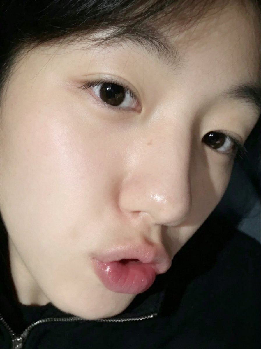 duho73574's tweet photo. 오리큥 뽀뽀 오천개 해줘야함 https://t.co/nNeu9xa7ie