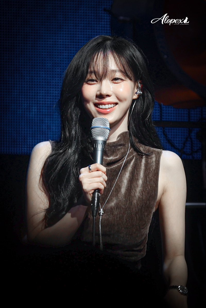 Alopex01's tweet photo. 251203 
WINTER B-day PARTY [WINTER Blues]

#윈터 #Winter #ウィンター 
#에스파 #aespa #エスパ https://t.co/4gg710IXMw