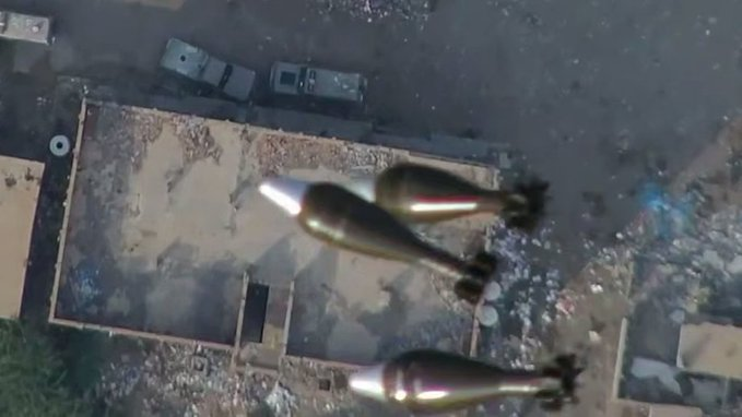 Yemen_News0's tweet photo. عاجل الآن🚨

عمليات صنعاء تجبر مجندي السعودية على المغادرة بالعشرات من معسكرات المخا والخوخة وبيع أسلحتهم قبل العودة إلى منازلهم https://t.co/S1niSOU1GU