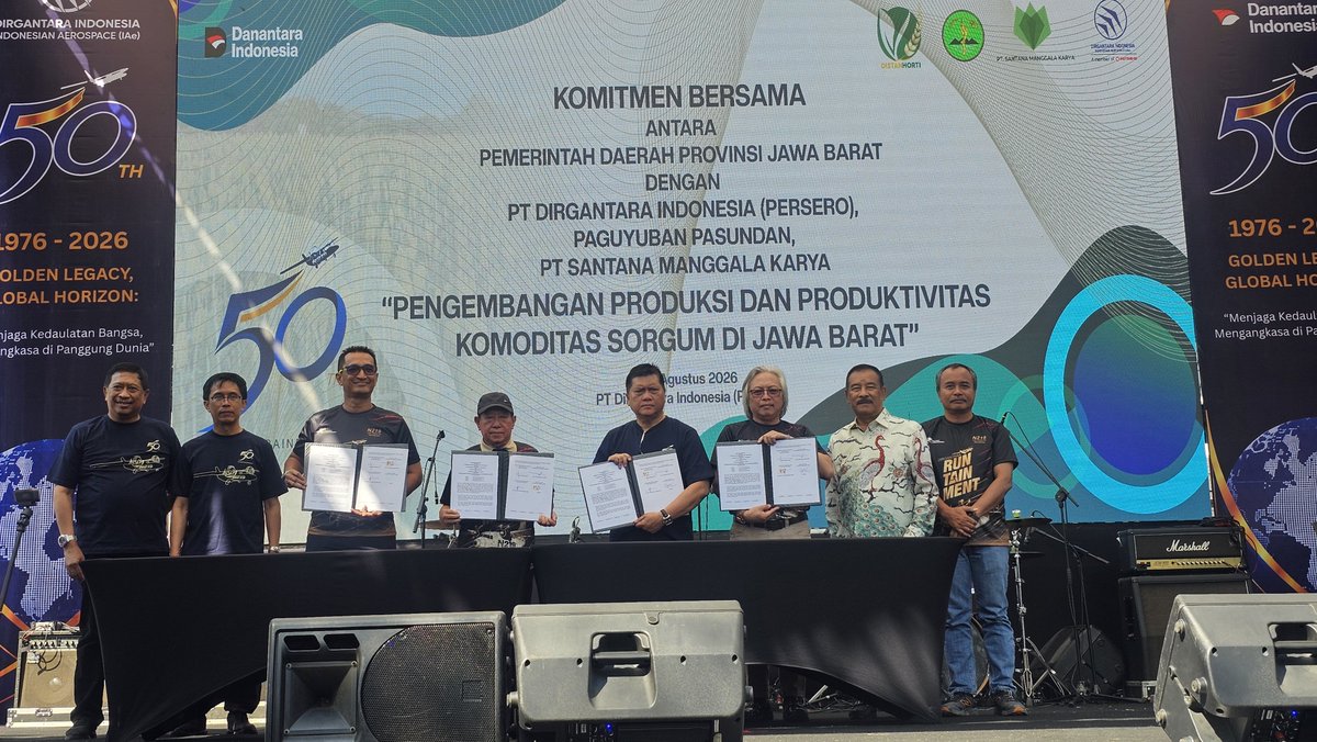 officialptdi's tweet photo. Bandung (29/08) – Memperingati HUT ke-50, PT Dirgantara Indonesia (PTDI) meresmikan Dirgantara Indonesia Training Center untuk memperkuat SDM dan industri dirgantara nasional yang disaksikan Menaker RI, Yassierli.
Baca Selengkapnya [ https://t.co/YuPjykwxNz ] https://t.co/0FclRvySfD