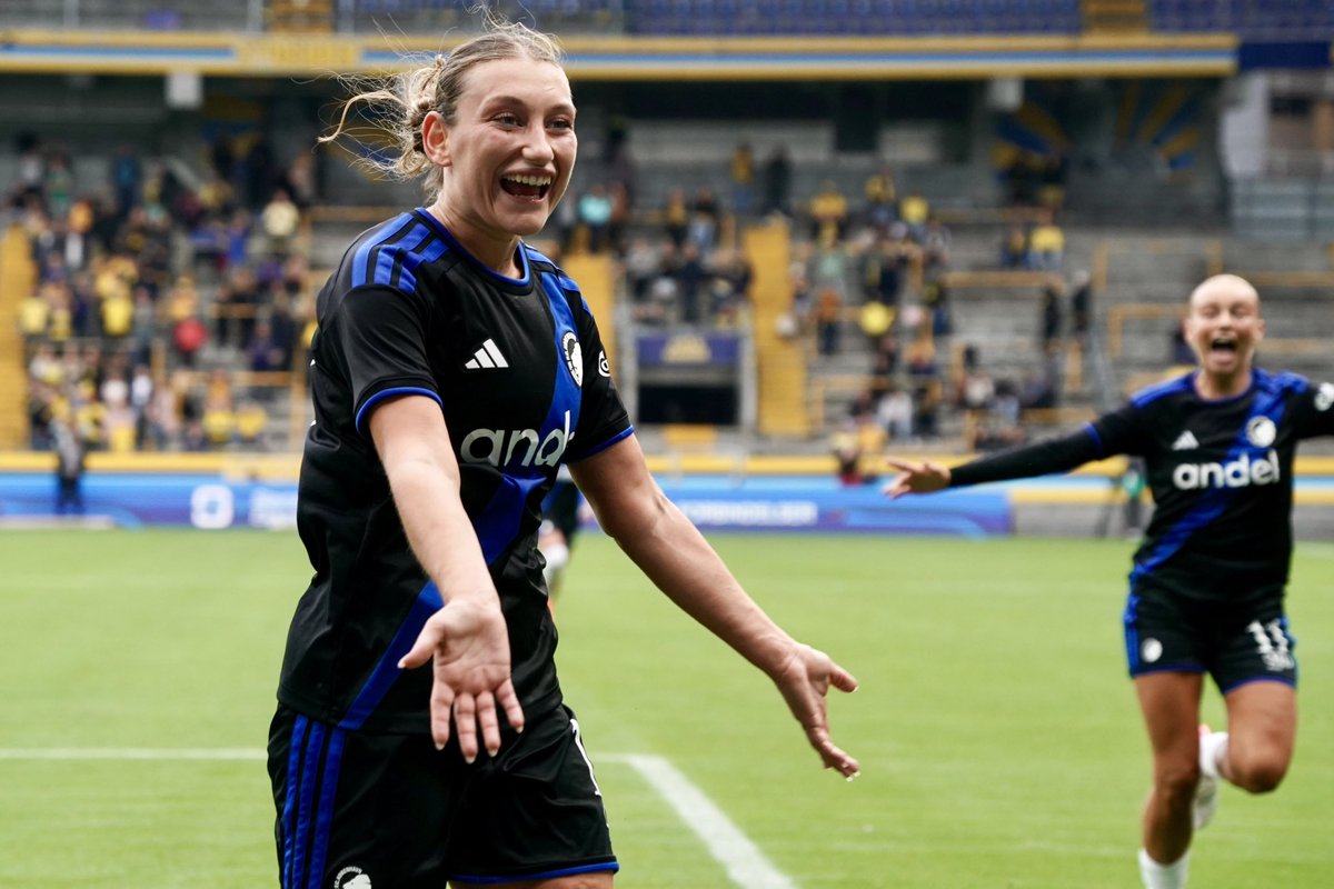 CphSundays's tweet photo. JAAAA ANISAAAA!!!!
⚽️💪🏻💜🤍💙 1-3!
Fotos: Copenhagen Sundays
#fcklive #løvinderne #aliga https://t.co/n0sauqWULL
