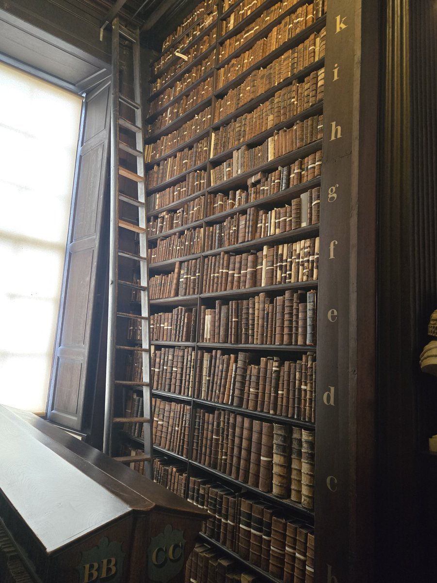 Hyster87ia's tweet photo. @carolinancowboy #Dublin Ireland not too bad
#TrinityCollege https://t.co/C4e8N6o37N