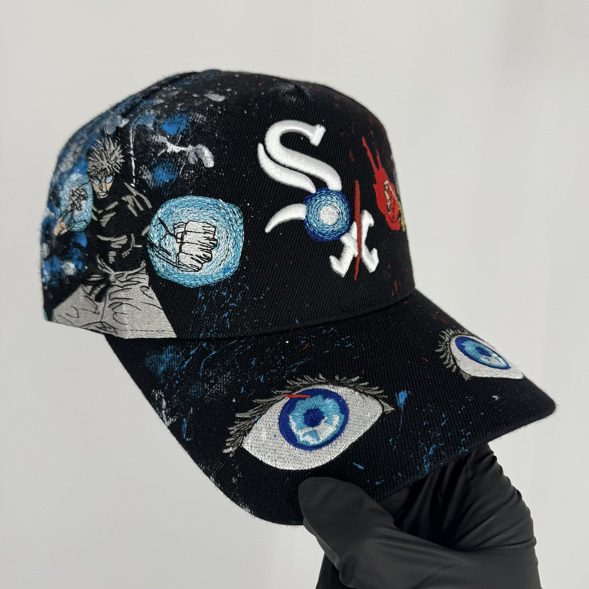 VoidReinc's tweet photo. Gojo vs sukuna cap we made https://t.co/IaSZh7YYvo