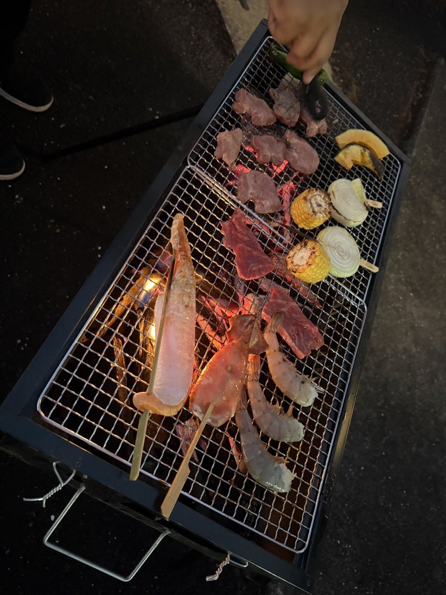 appple_c5's tweet photo. おうちでBBQさせてもらった上にシンボラーまで頂いて最高にハッピーな日でした😎 https://t.co/O0kj1mH7OQ