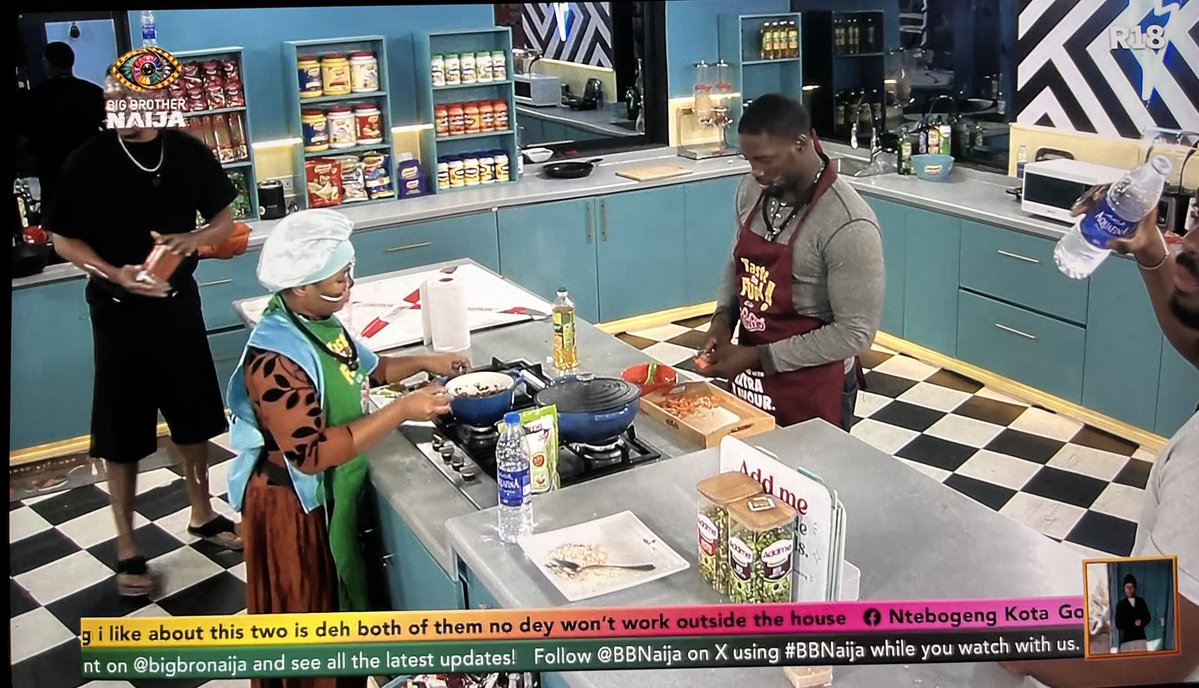 PowerOilNG's tweet photo. Awwn Bells &amp; Yusuf were cooking together and of course, Power Oil was not left out 🤭💚
@yusuftheactor_ @BellsImoh 
#poweroil #BBNaija https://t.co/xNYcByFDg9