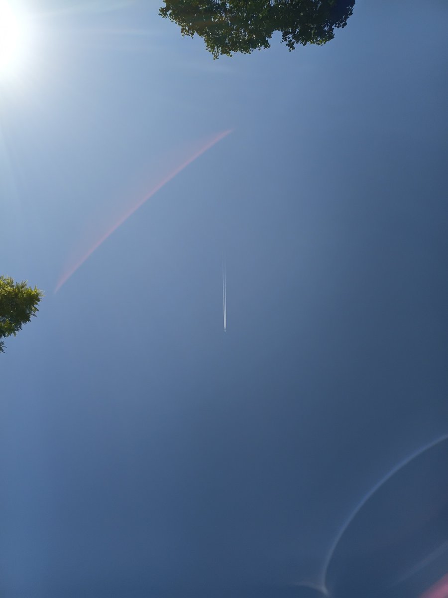 druchibuduri's tweet photo. shooting stars ✈️ https://t.co/5D1fRWTWel