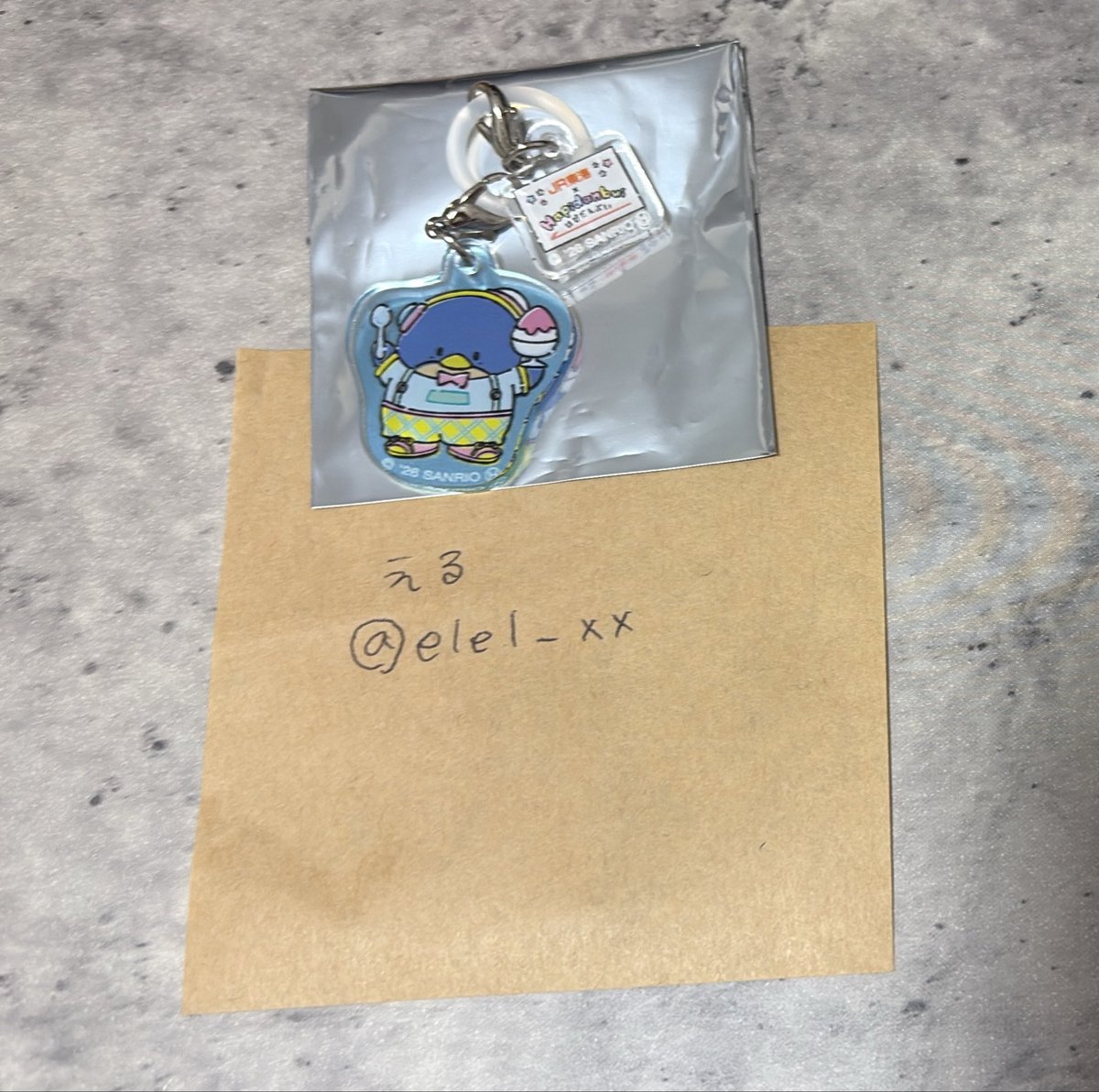 elel_xx's tweet photo. 【交換】JR東海  東海道新幹線  はぴだんぶい　めじるしチャーム  マーカーチャーム

譲：タキシードサム

求：ペックル

8/31 16:00〜20:00 京都手渡し、郵送
検索からもお気軽にお声掛けください。 https://t.co/IM8sb9O5VQ