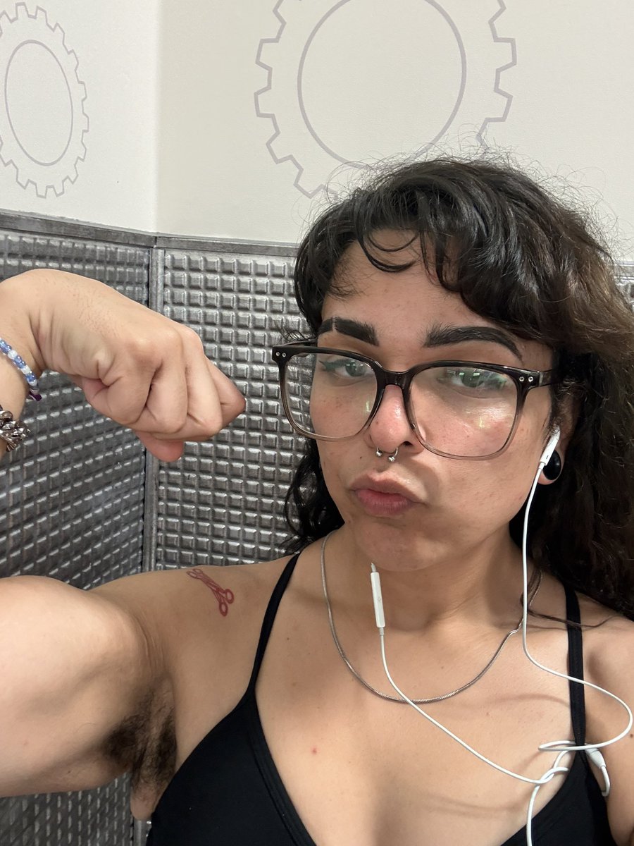 dosaenjoyer's tweet photo. New bicep cable curl pr, 110 lbs (50kg) https://t.co/7OkAEgoO75