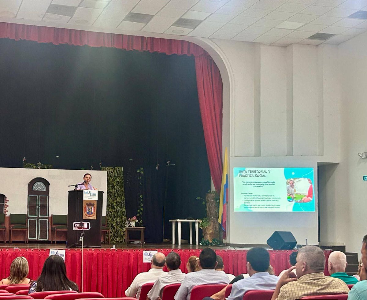 MARIAENINO's tweet photo. Participo de la IV Cumbre de Libertad Religiosa del @PartidoMIRA en Socorro, Santander; con nuestra concejal @NubiaSosMIRA 

"El Ser Humano como Sujeto de Conciencia" @Virguez https://t.co/aK1G3XuKql