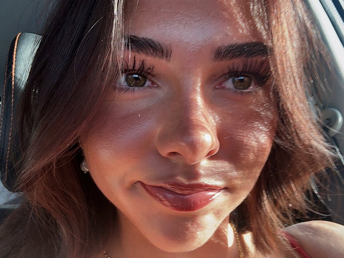 Bratz811's tweet photo. This teen bop is pure faceporn https://t.co/ZgQAQIOR3x