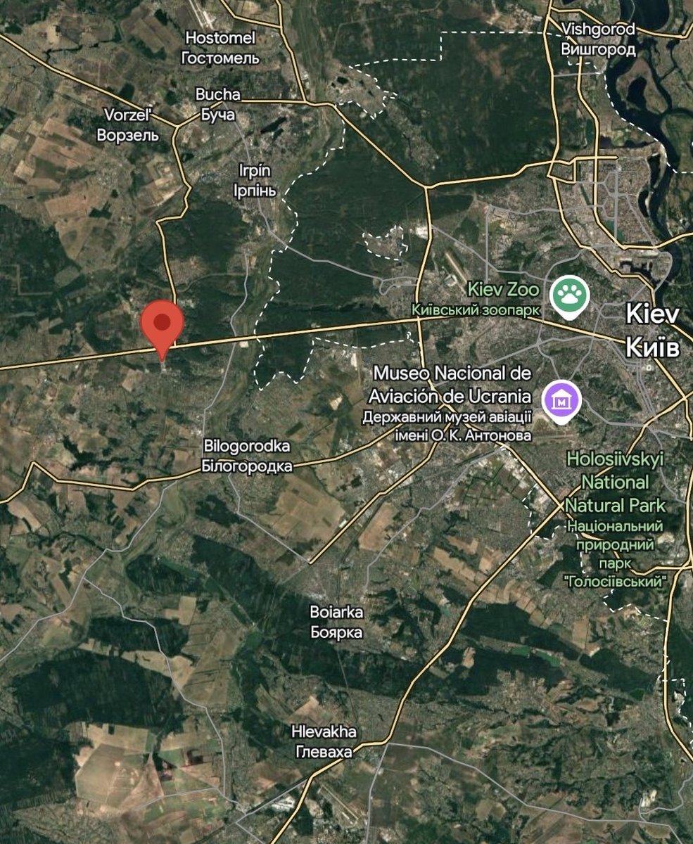 TuiteroMartin's tweet photo. Restos de municion 14.5mm en el interior de la residencia de ancianos y propulsores de cohetes de combustible sólido usados por los drones FP-1/2 de Fire Point en los alrededores. 

Geoloc del depósito alcanzado y residencia de ancianos al otro lado de la calle Komarova, Myla, Kyiv.