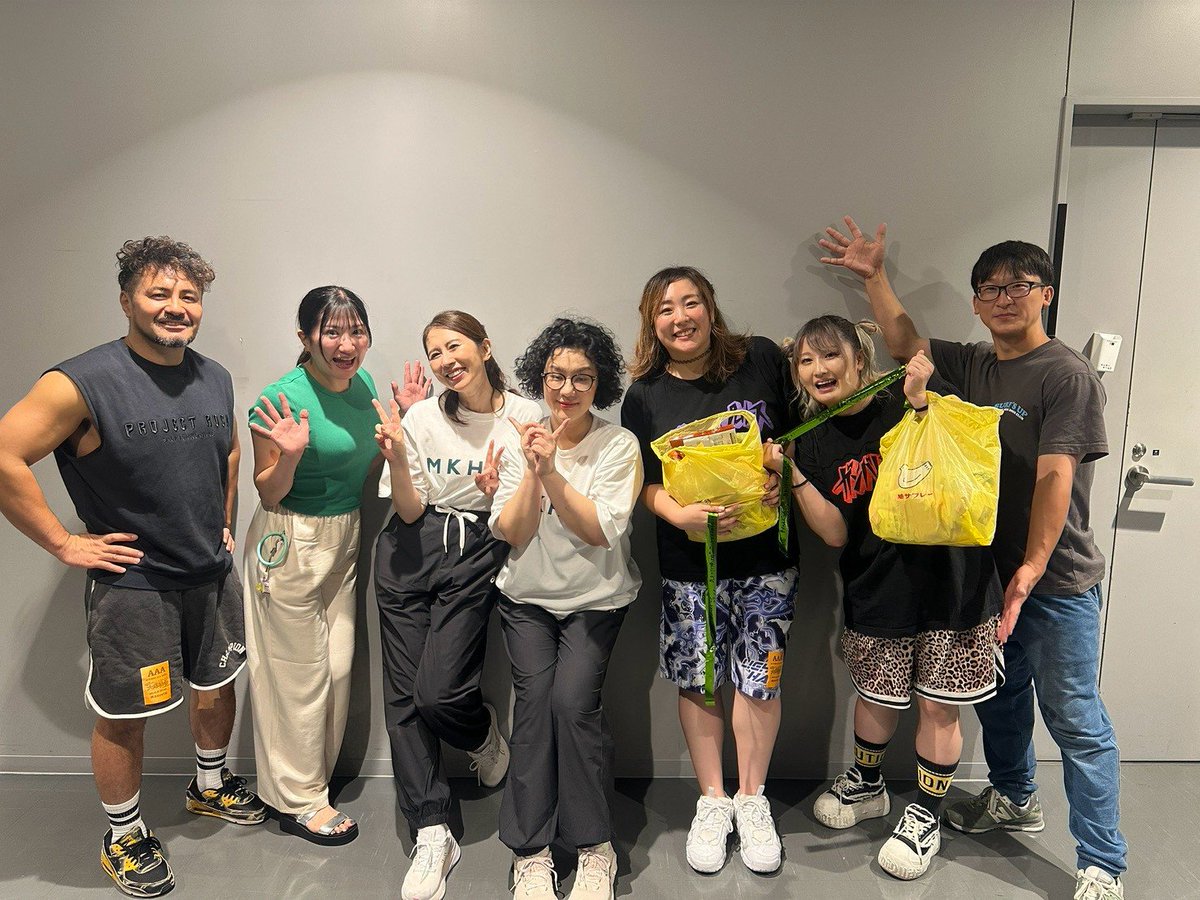 48NOBITA's tweet photo. #GanPro
緑の #OVERTHESUN 大運動会へ!!
初めて生お仕事をしているジェーンさんを観ることができました!!
キラキラで互助会員さんと一緒に楽しんで喜びを分かち合っている姿が本当に素敵でした✨️
ハイタッチや最後はスタンド全体にご挨拶。
皆さんの愛がいっぱい詰まったすごく幸せな空間でした✨️ https://t.co/B4QFL5jbaZ