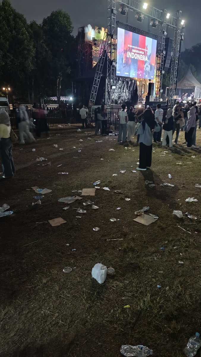thenkavnt's tweet photo. Percuma masuk ugm, idiot https://t.co/ee5RqSdnmp