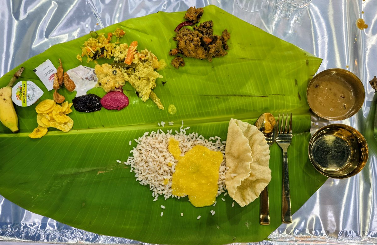 prakashdips's tweet photo. Onam,harvest festival of Keralam, was celebrated in Lucknow, hosted by Sh.Kiran.S IPS,IG Lucknow.
Traditional Pookolam,Pulikali &amp; Kathakali (on screen),Onam Sadya (26  items feast on banana leaf) literally took us to 'God's Own Country '.
#onashamshakal https://t.co/YA2obKJFSE