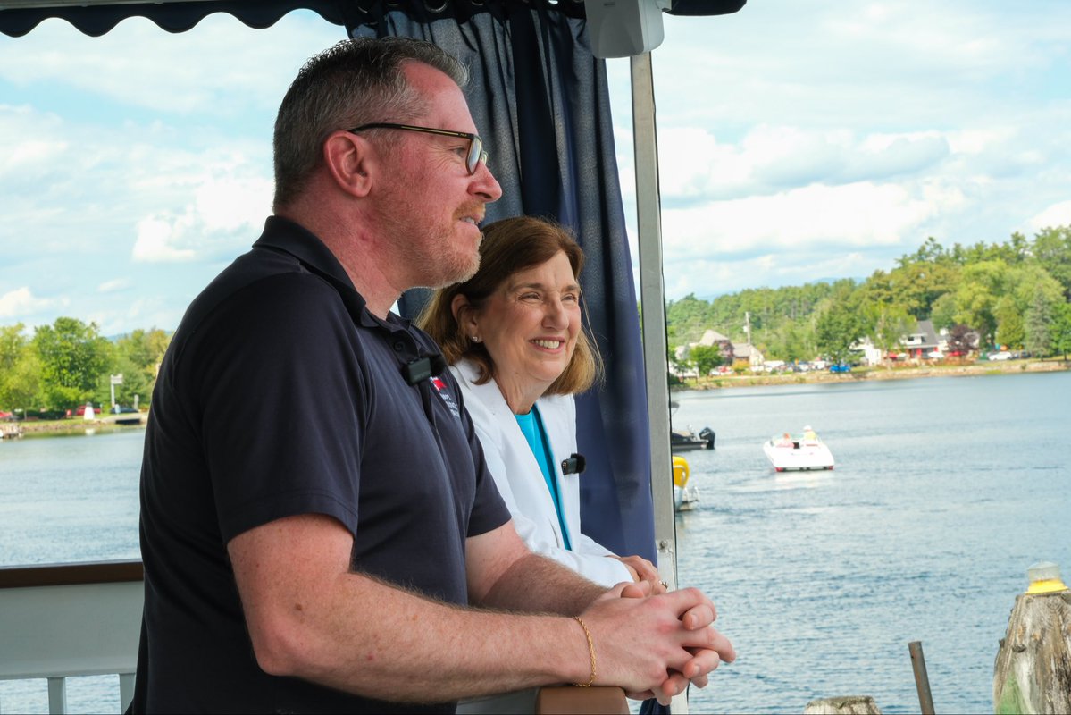 CindeWarmington's tweet photo. For over 150 years, Mount Washington Cruises has been a staple of Lake Winnipesaukee. 

Enjoyed the tour of the refurbished Winnipesaukee Belle and our conversation about how we can help small businesses get ahead. 

Thanks for having me aboard! #NHPolitics https://t.co/U7Pg3CpgLa