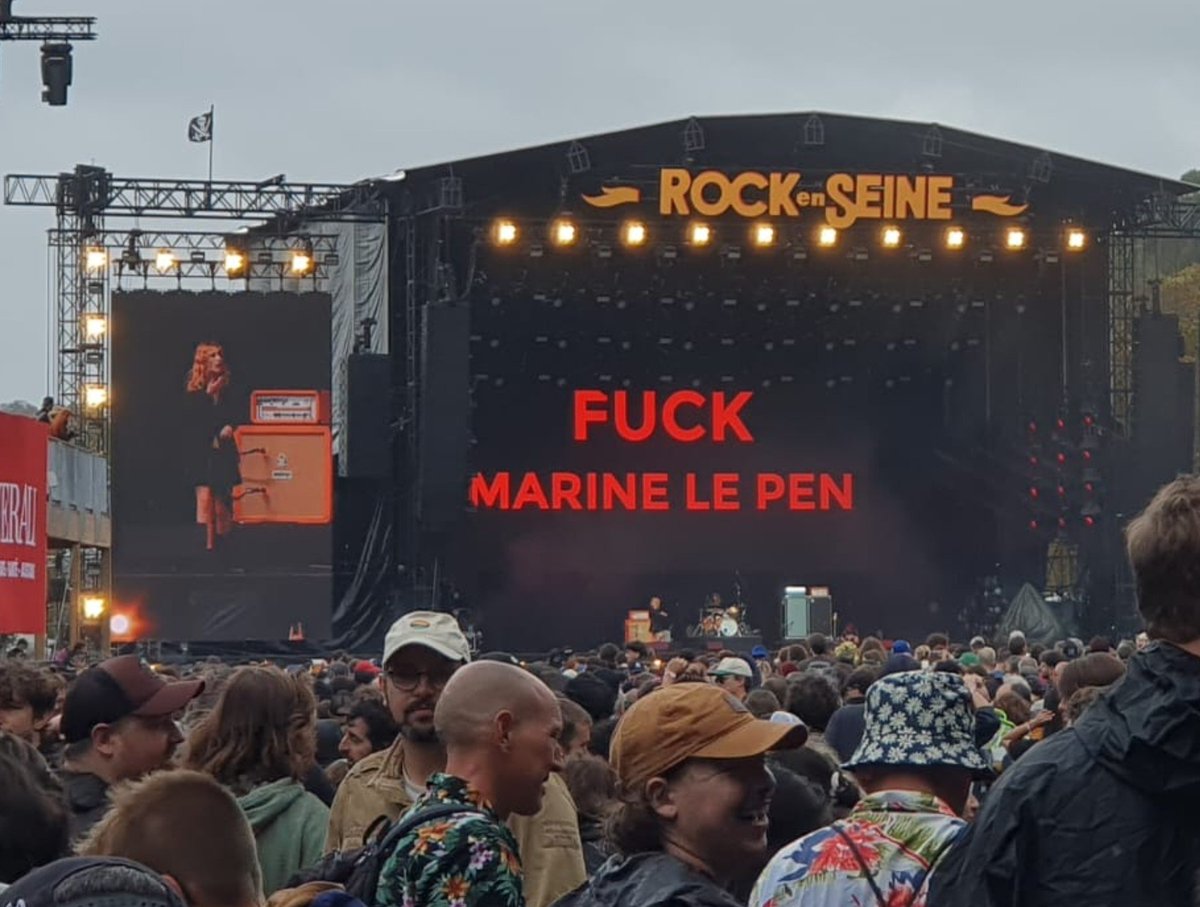 Velodumarais's tweet photo. Vu à Rock en Seine https://t.co/WQ3sAhxdpd