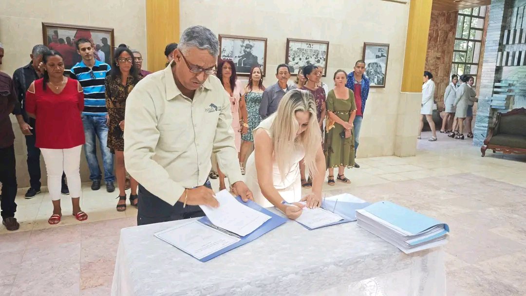 BarceloOrt92635's tweet photo. Asistimos a la entrega y recepción del cargo de Delegado del Instituto de Ordenamiento Territorial y Urbanismo #ProvinciaGranma  
A Leiver  Martínez Álvarez, Delegado saliente el agradecimiento por su desempeño.
A Lázara Yaimarela Mariño Galafet muchos éxitos en la tarea.
#Cuba https://t.co/4pNqboSKsz