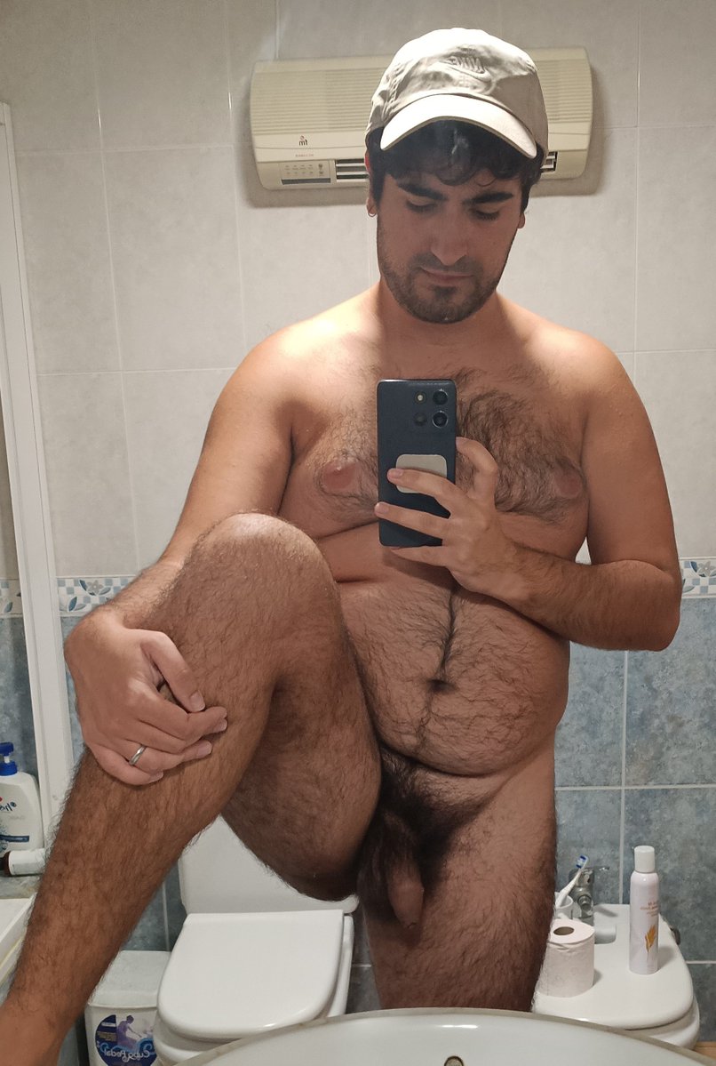 notalone1998's tweet photo. Guys I went to try on jeans and even after going a size up they didn't fit https://t.co/G185G4r8s9