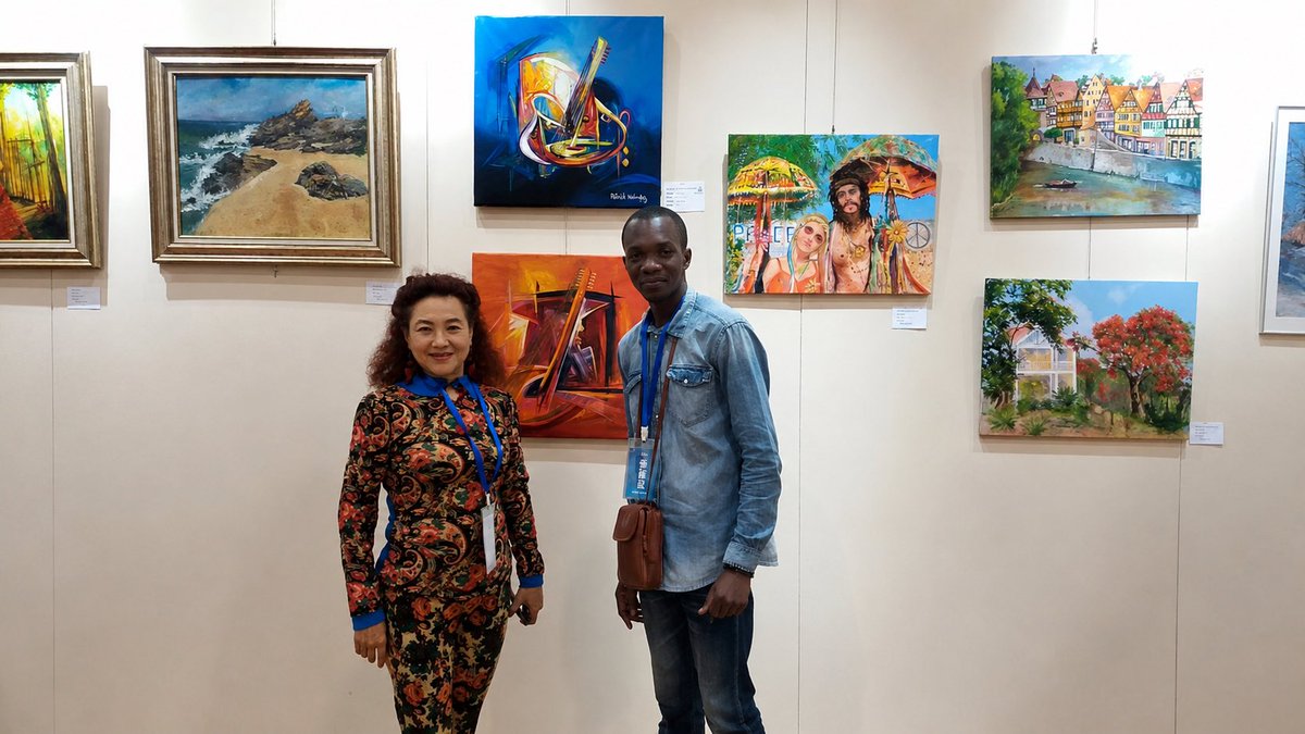 patrick_nsimba0's tweet photo. 𝐖𝐞𝐬𝐭 𝐋𝐚𝐤𝐞 𝐀𝐫𝐭 𝐅𝐚𝐢𝐫 𝐇𝐚𝐧𝐠𝐳𝐡𝐨𝐮 𝐏𝐞𝐚𝐜𝐞 𝐈𝐧𝐭𝐞𝐫𝐧𝐚𝐭𝐢𝐨𝐧𝐚𝐥 𝐂𝐨𝐧𝐯𝐞𝐧𝐭𝐢𝐨𝐧 𝐚𝐧𝐝 𝐄𝐱𝐡𝐢𝐛𝐢𝐭𝐢𝐨𝐧 𝐂𝐞𝐧𝐭𝐞𝐫 / 𝐇𝐚𝐧𝐠𝐳𝐡𝐨𝐮 - 𝐂𝐡𝐢𝐧𝐞. 
𝐃𝐮 𝟐𝟕 𝐚𝐮 𝟑𝟎 𝐎𝐜𝐭𝐨𝐛𝐫𝐞 𝟐𝟎𝟏𝟕 #WestLakeArtFair #Hangzhou2017 https://t.co/Xi3oI0J9Ze