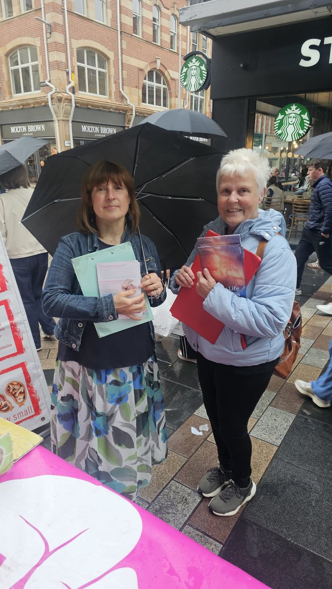 berniesmyth97's tweet photo. It rained all day in Belfast today, but our commitment to being a voice for truth and justice continues regardless.
#MakeAbortionUnthinkable #RepealSection9 https://t.co/UFVBHcp5Fy