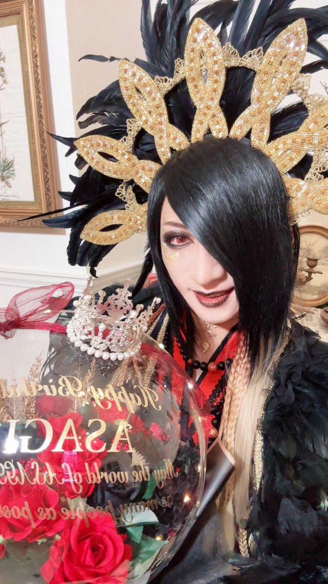 ASAGI_SOLO's tweet photo. StudioRosariumで「天輪獄」最後のアウトストア、たくさんのご来場ありがとうございました！！✨️
みんなと一緒にたくさん笑って、幸せいっぱいな一年になりそうです。
ライヴ、サプライズ、アウトストア、二日間本当にありがとうございました！
アルバムが最高の仕上がりになるよう、引き続き頑張るので、見守っていてね！