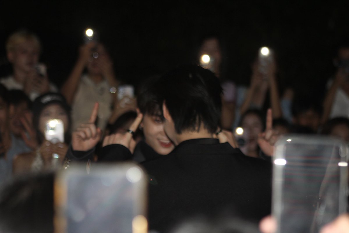 milk2501K's tweet photo. มันชัดเจนอยู่ตั้งนานแล้วอะ

 #ธีร์เวฟ #ท่านโปรดคลื่น #Theewave 

MR FANBOY CHAPTER 1
#MrFanboyEP1 https://t.co/h2K7m4F1vR
