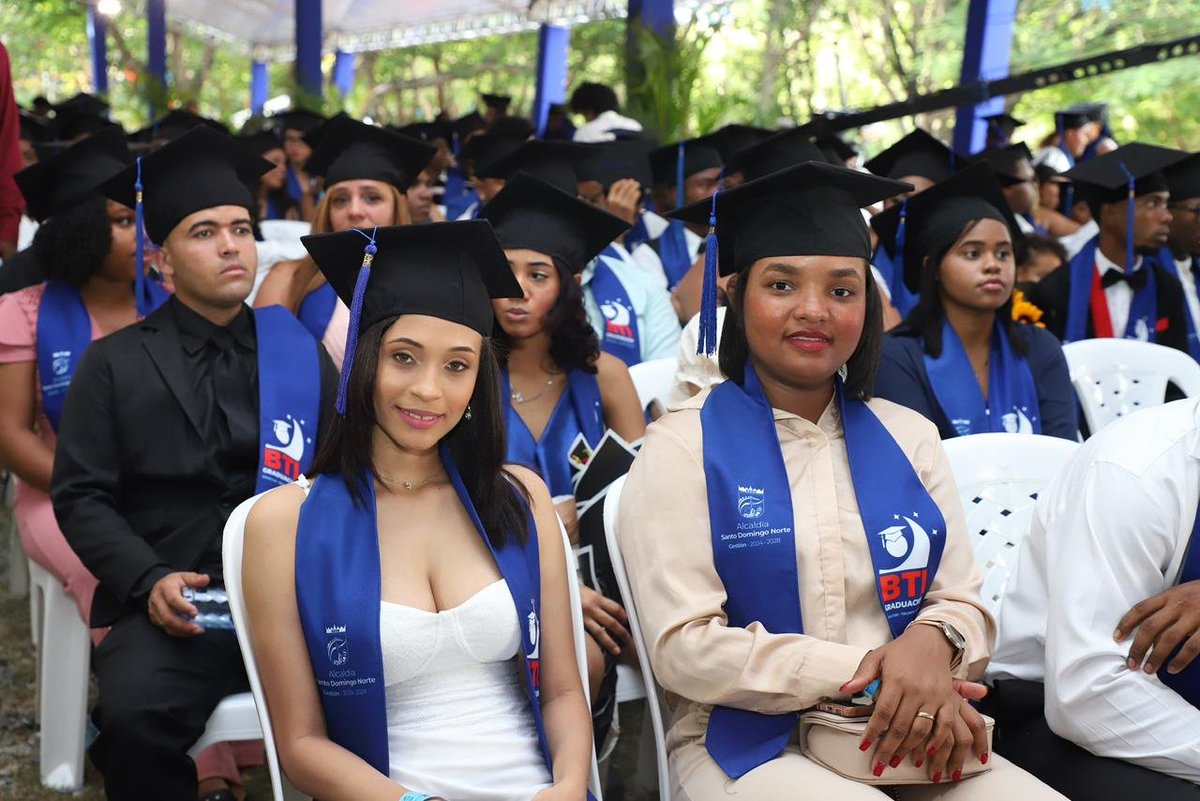 kittyrosadita's tweet photo. Gran Celebración Inolvidable  #AlcaldíaSDNContigo
#GraduacionASDN https://t.co/kvDKHLZQTi