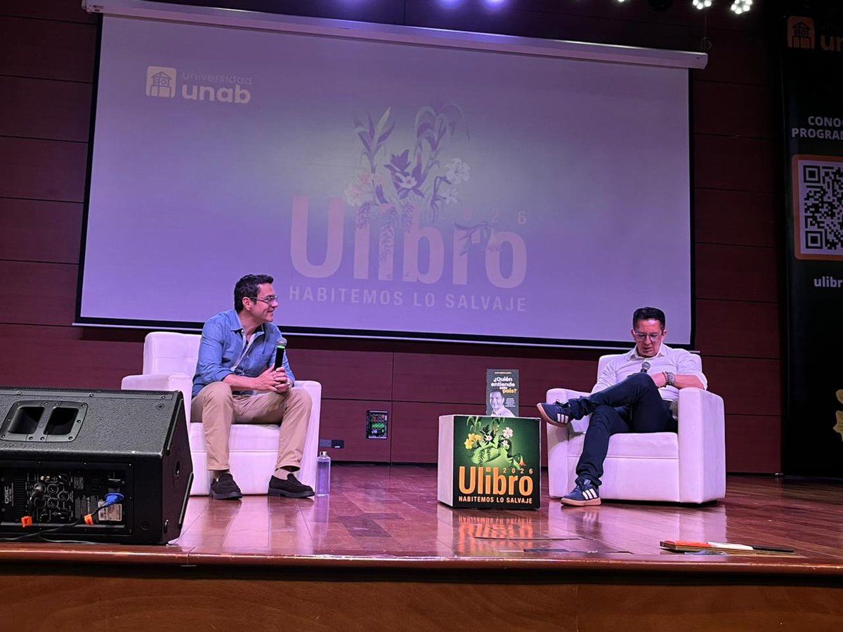 Willimeneses's tweet photo. #aestahora en @Ulibro se presenta el libro: Quién entiende este país? Escrito por #JuanDiegoAlvira 
#bucaramanga 📚 @NEOMUNDOBGA https://t.co/OwJA90oe1L