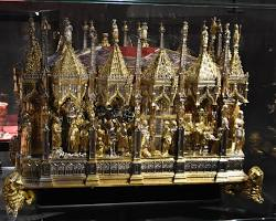 JavierWithMary's tweet photo. Miracles of St. John the Baptist's relics per Iglesia Ortodoxa and Reliquiosamente: his head healed illnesses and freed from deceit, and his ashes in Genoa calmed sea storms. #StJohnTheBaptist

(#OPLive Milán #realmeMusicFest #YouManiacSeriesEP1 #BINI_SIGNALS_TORONTO Tito James ) https://t.co/QUoqyb9K5s