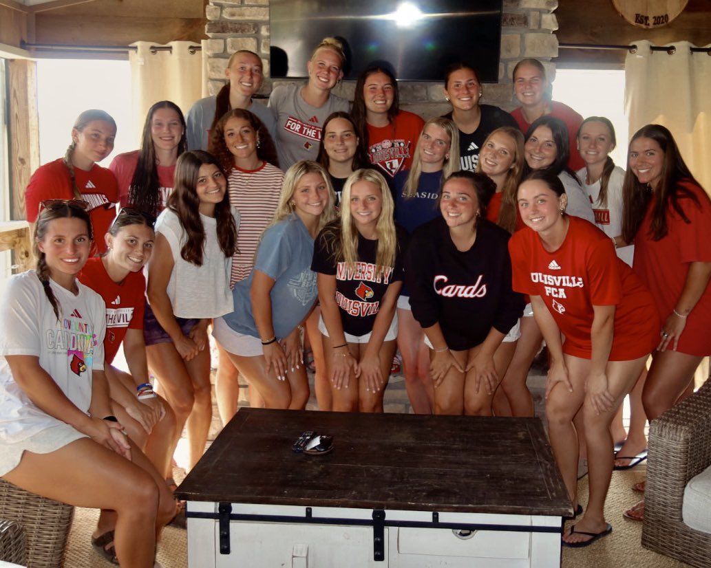 LouisvilleSB's tweet photo. Always so much fun at the lake with the squad 🫶

#GoCards https://t.co/mvvwGldnPz