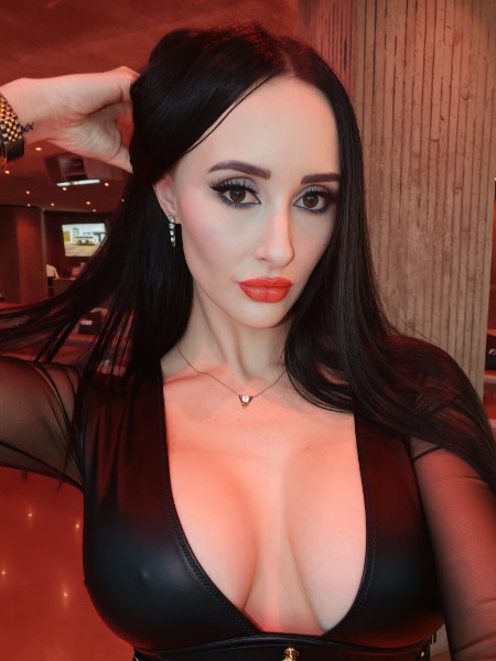 xovioletvoss's tweet photo. Happy 10th anniversary to @VIXEN can't wait to see what the next 10 years brings... 

#vossboss #gothbarbie
@bsgpr https://t.co/NdYkOb9duK