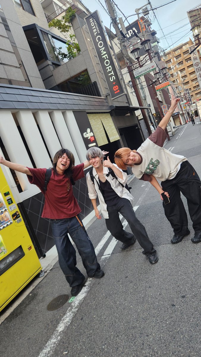 bye_ki's tweet photo. やっぱり今日もアメ村は元気ですっ(￣^￣)ゞ毎日おもろっ！！！ https://t.co/yxJAYybwZp