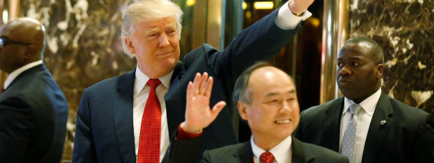 ParrotMystery's tweet photo. ソフトバンクが今年 1月にトランプ大統領の「大統領図書館」に5,000万ドル (約80億円) を寄付したことは広く報道されましたが、その 2か月後、政権はソフトバンクが連邦有地にデータセンターを建設することを認める取り決めを発表。
カネで政治的な便宜を買う構図が問題視されています。 https://t.co/RSfG5dgvQg