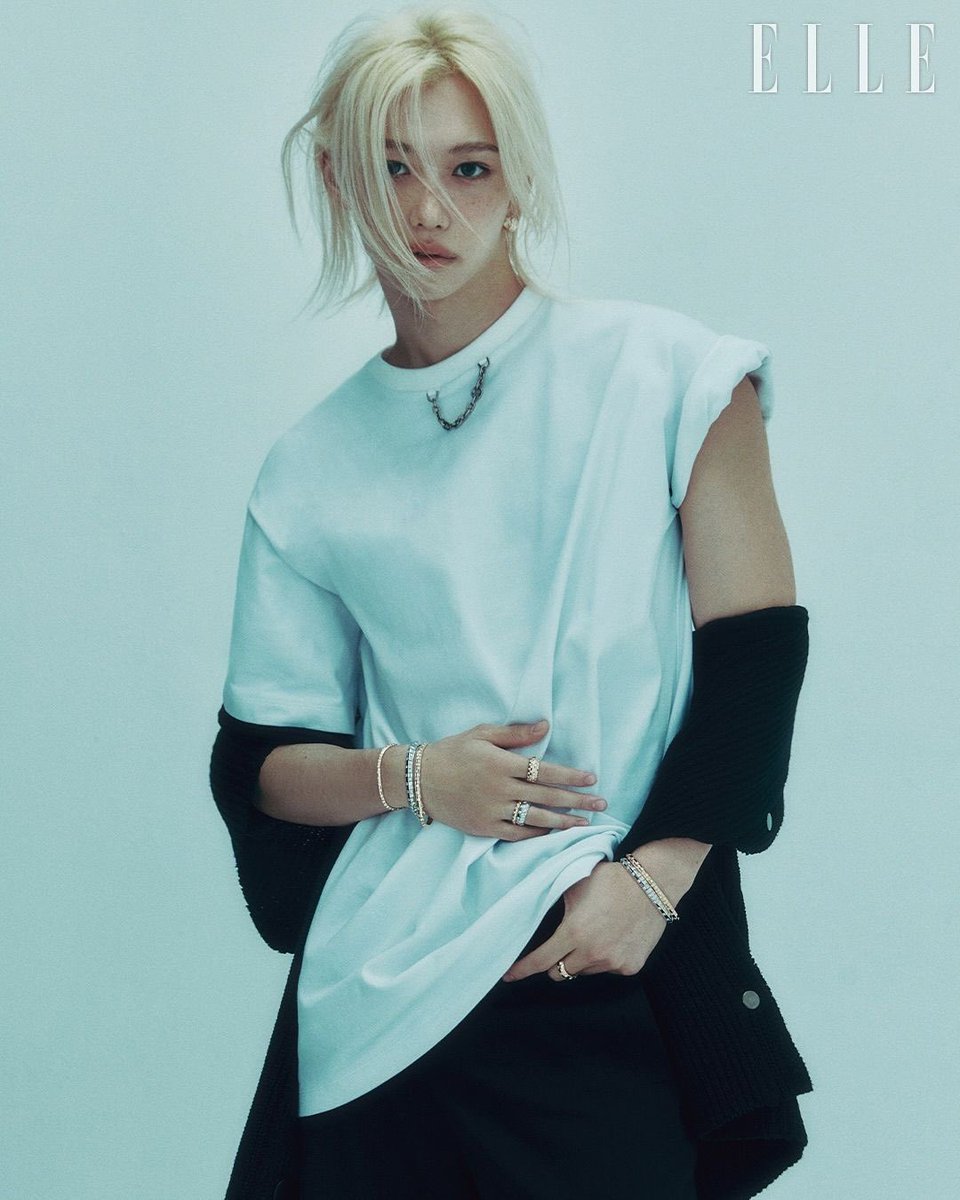loveandskz's tweet photo. imagine saying felix isn’t androgynous https://t.co/kg0YF0bdP6