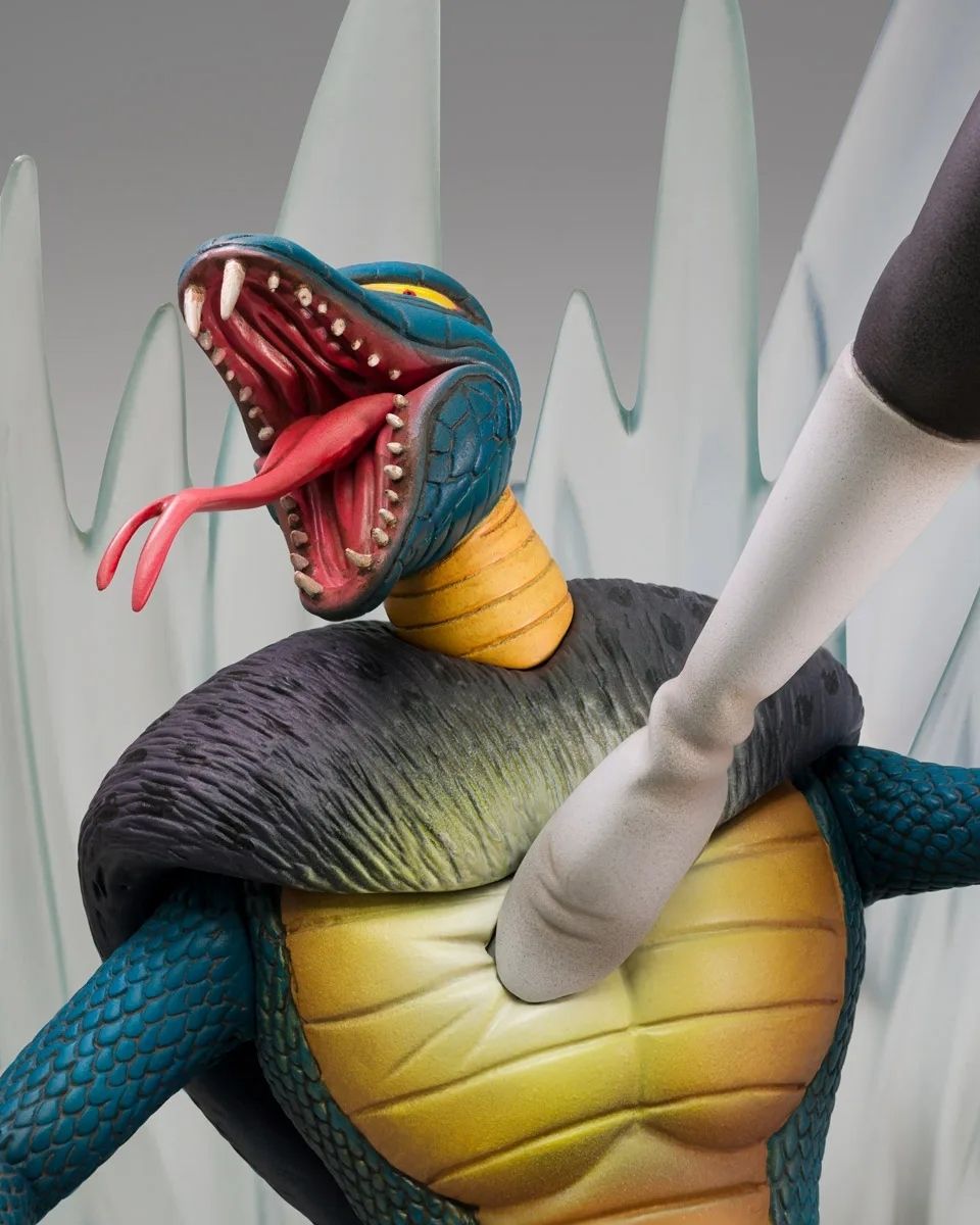 HenshinNews's tweet photo. Em comemoração ao seu 55º aniversário, a BANDAI anunciou, para sua linha de estatuetas Figuarts Zero, uma réplica de uma das cenas mais icônicas do mangá de Kamen Rider.

Com aproximadamente 30 cm de altura, a estatueta é inspirada nos traços de Shotaro Ishinomori e reproduz o momento em que Kamen Rider acerta seu inimigo, Homem-Cobra, com o Rider Kick.

Seu preço sugerido é de 24.200 ienes (cerca de R$ 784,10 na cotação atual), com pré-venda programada para o dia 1º de setembro, por meio do site Tamashii Web Shop, e lançamento previsto para fevereiro de 2027.

Fonte: Tamashii Web Shop