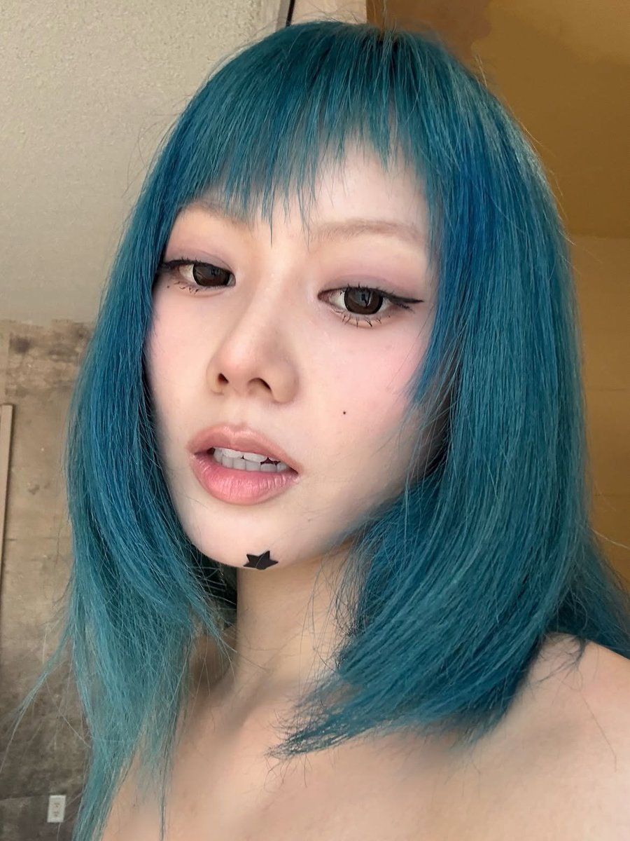 Hypeboy_Jurin's tweet photo. that one member that has done all type of bangs https://t.co/FNHbvYQpPT