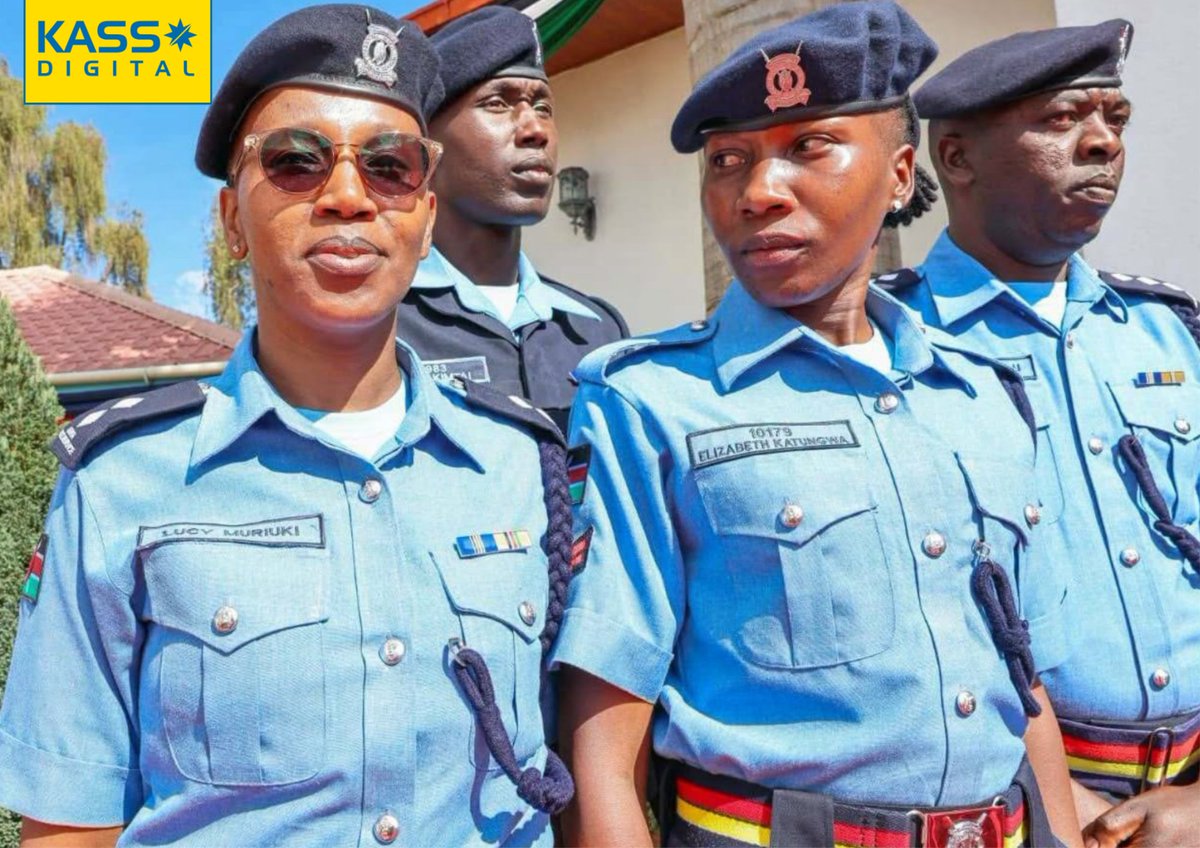 Kass_FMOfficial's tweet photo. Maoni fupi fupi tu kwa comments kuhusu hii new Police uniform👮♂️
Vipi, imeweza ama imeangusha? 😂
#KassTV #KassFM #KassDigital https://t.co/B3jlUCZlPC