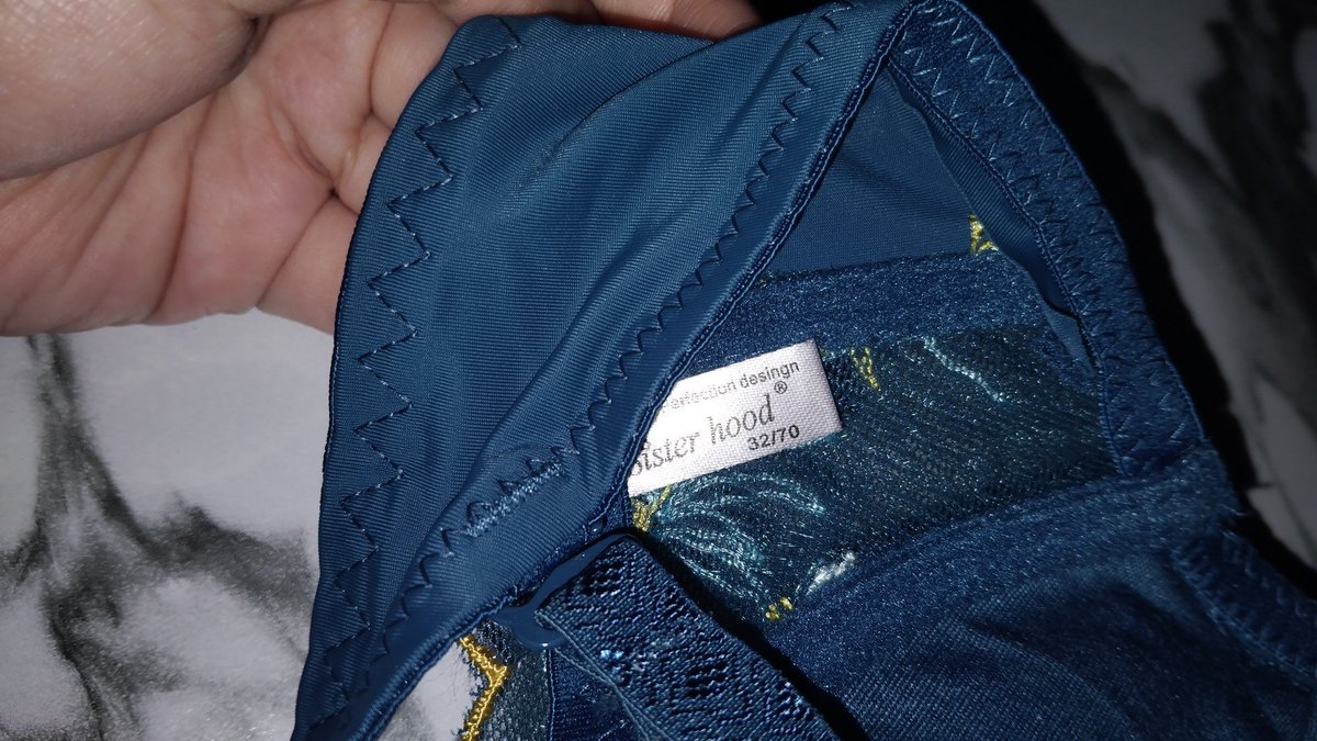 iitxaom's tweet photo. 22. บราสีน้ำเงินกรม size 32/70
ตัวสวย ไม่มีตำหนิ

Price : 45.- (3/120)

#ส่งต่อ #ส่งต่อเสื้อผ้า #โล๊ะตู้ https://t.co/SVSuoOWYwd