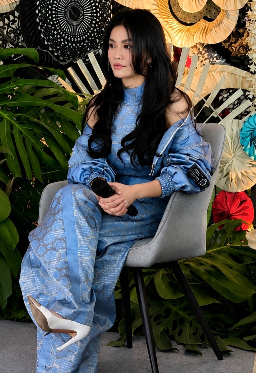 Dark_pat0628's tweet photo. Can't believe she is 40,  Indonesian superstar Agnez Mo is getting massive worldwide attantion after her standout apprecance as Lila Hoth in REACHER season 04. From music icon to Hollywood scence stealer, she is proving that age is just a number........ https://t.co/fg3LitNkvE